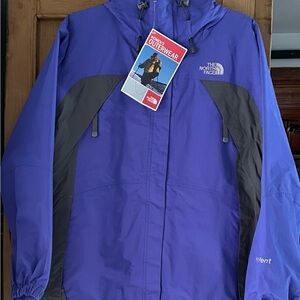 NWT WOMENS SIZE LARGE NORTH FACE GUIDE JACKET very nice